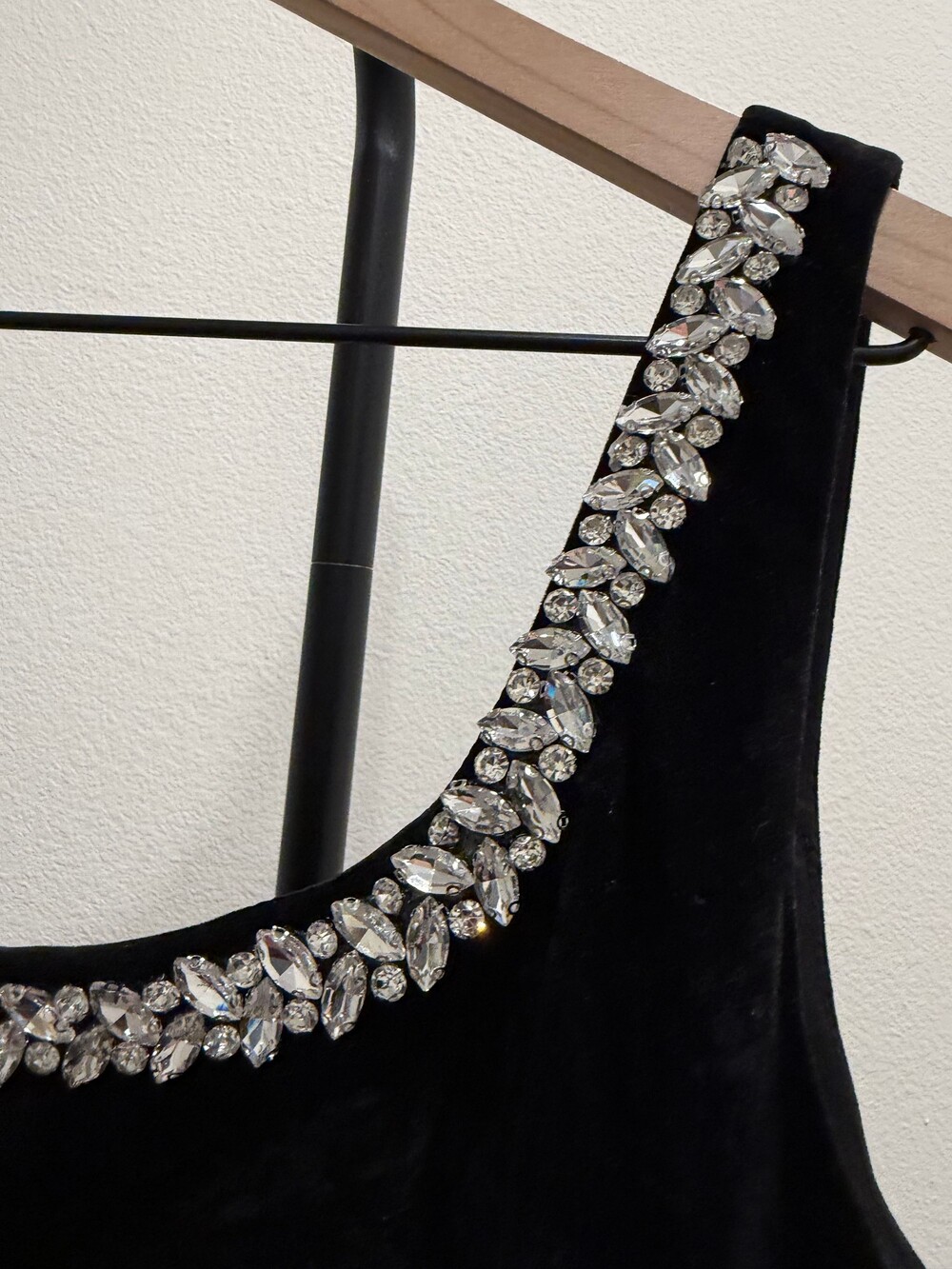 Cider Velvet Embellished Neckline Dress Black Velvet L Jeweled - Picture 3 of 8